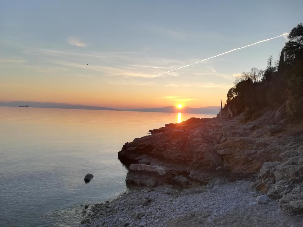 Apartman Pelcic,With Wifi And Free Parking Kostrena Buitenkant foto